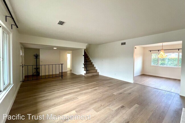 Building Photo - 4 br, 3 bath House - 9163 Evergreen Dr.