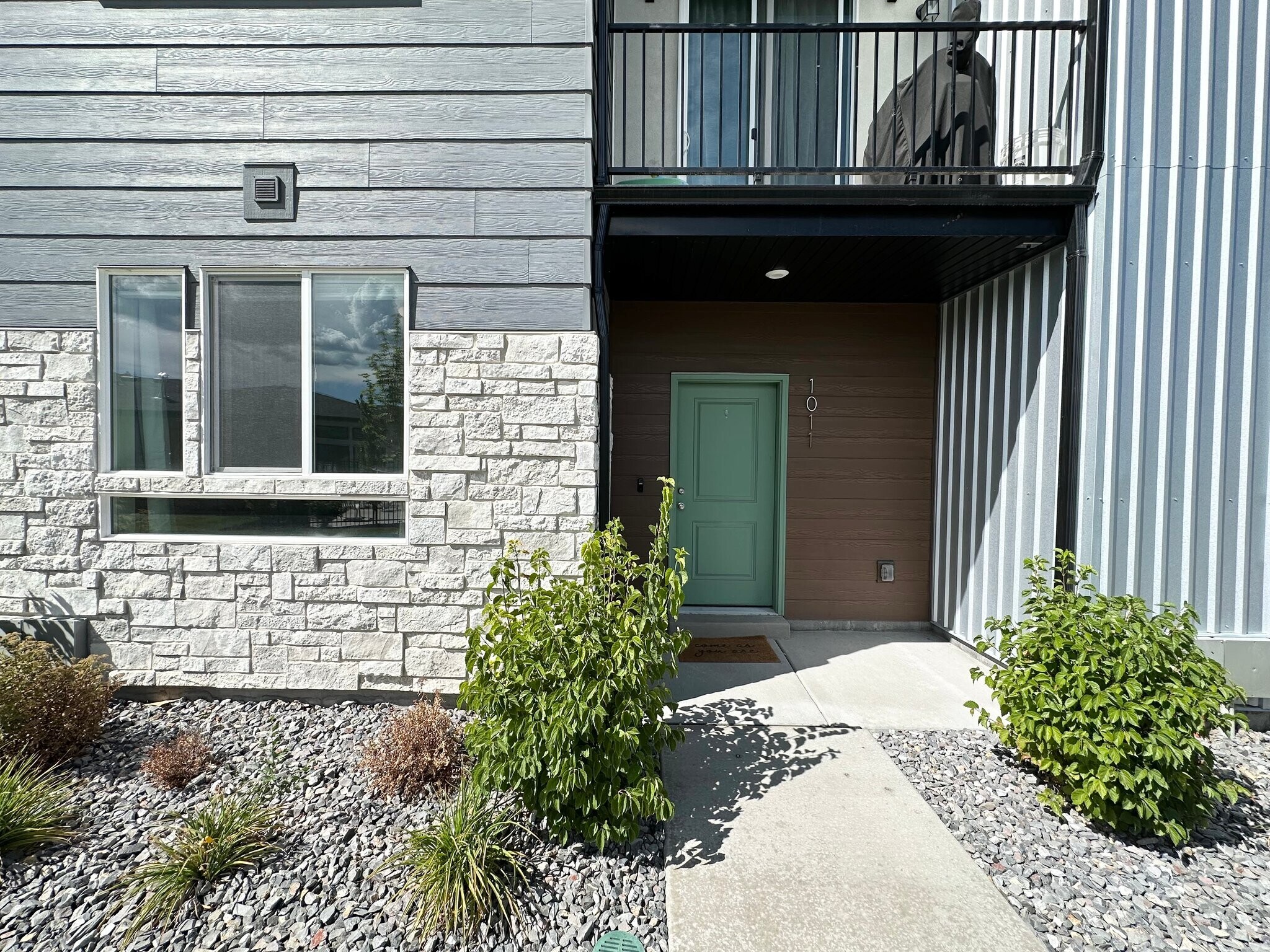 Building Photo - 1011 W 430 S