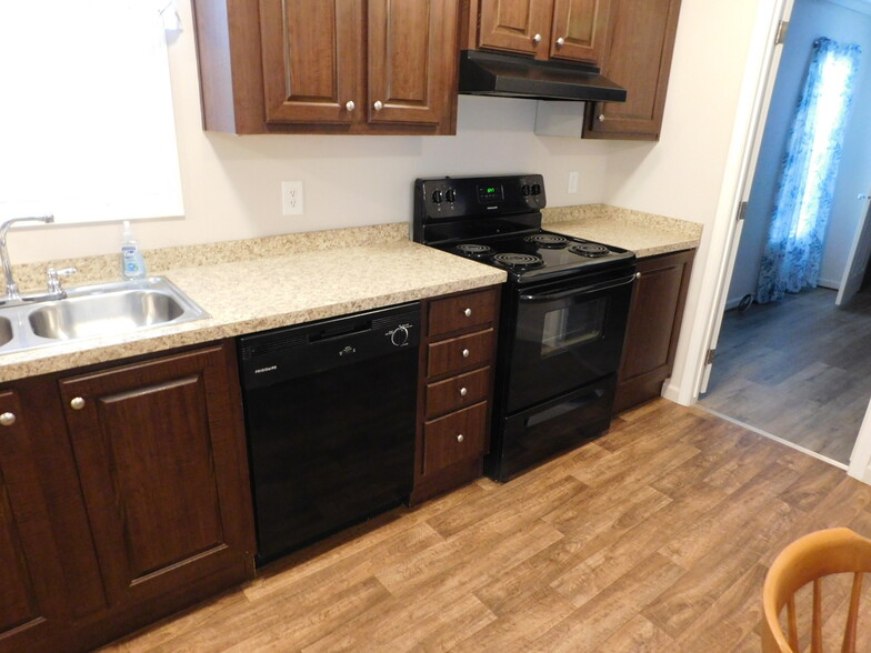 Kitchen - 112 Donald Dr