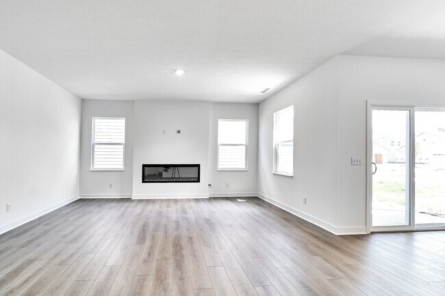 Building Photo - 404 W Monroe St