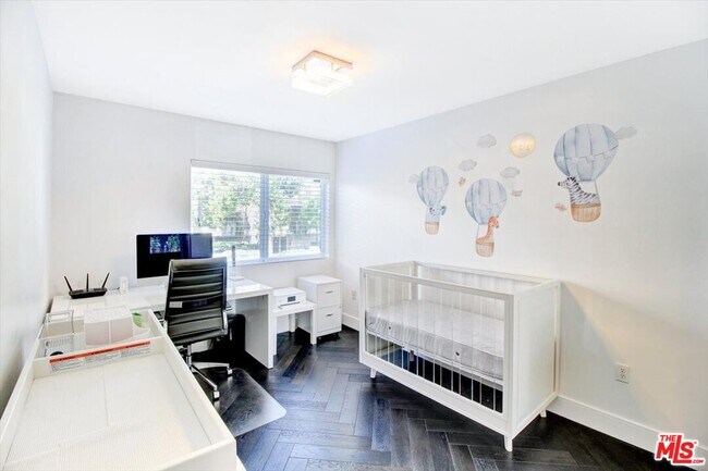 Building Photo - 1319 N Detroit St