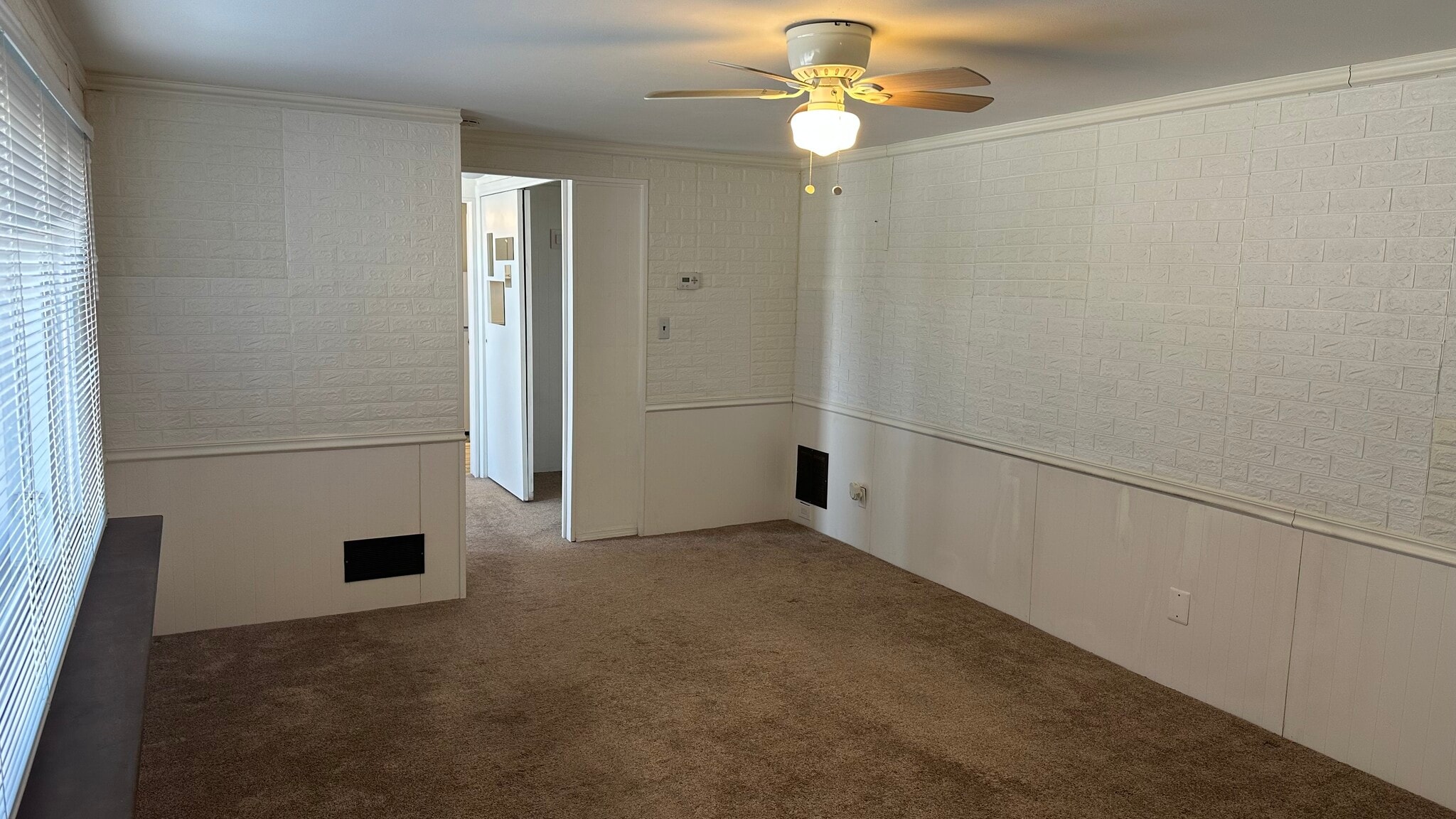 Building Photo - 2 Dakota St