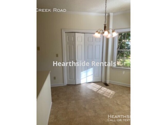 Building Photo - 215 Bent Creek Dr