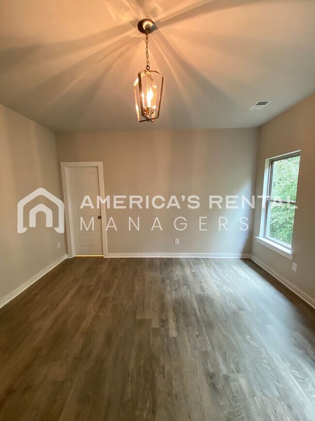Building Photo - Home for Rent in Jasper, AL! Available to View Now!!!