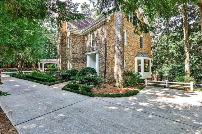 Building Photo - 3278 Northside Dr NW