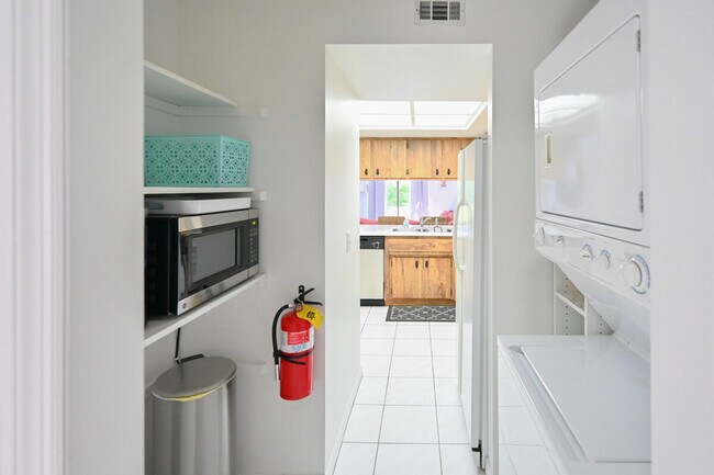 Building Photo - 301 Markley Ct