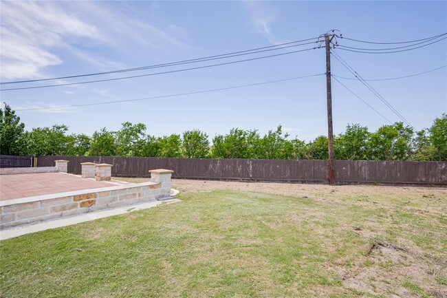 Building Photo - 5701 Cass Ct