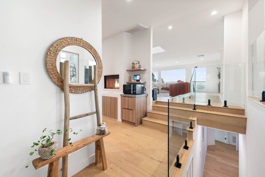 Entrance to home - 3541 Multiview Dr