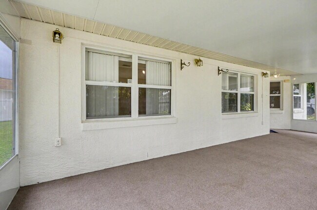 Building Photo - Charming Rental on Quiet Cul-de-Sac!