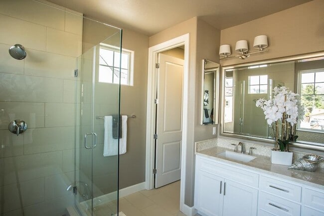 Building Photo - 6462 Almaden Rd