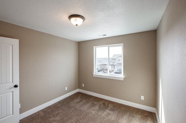 Building Photo - 270-272 Gwinn Street E