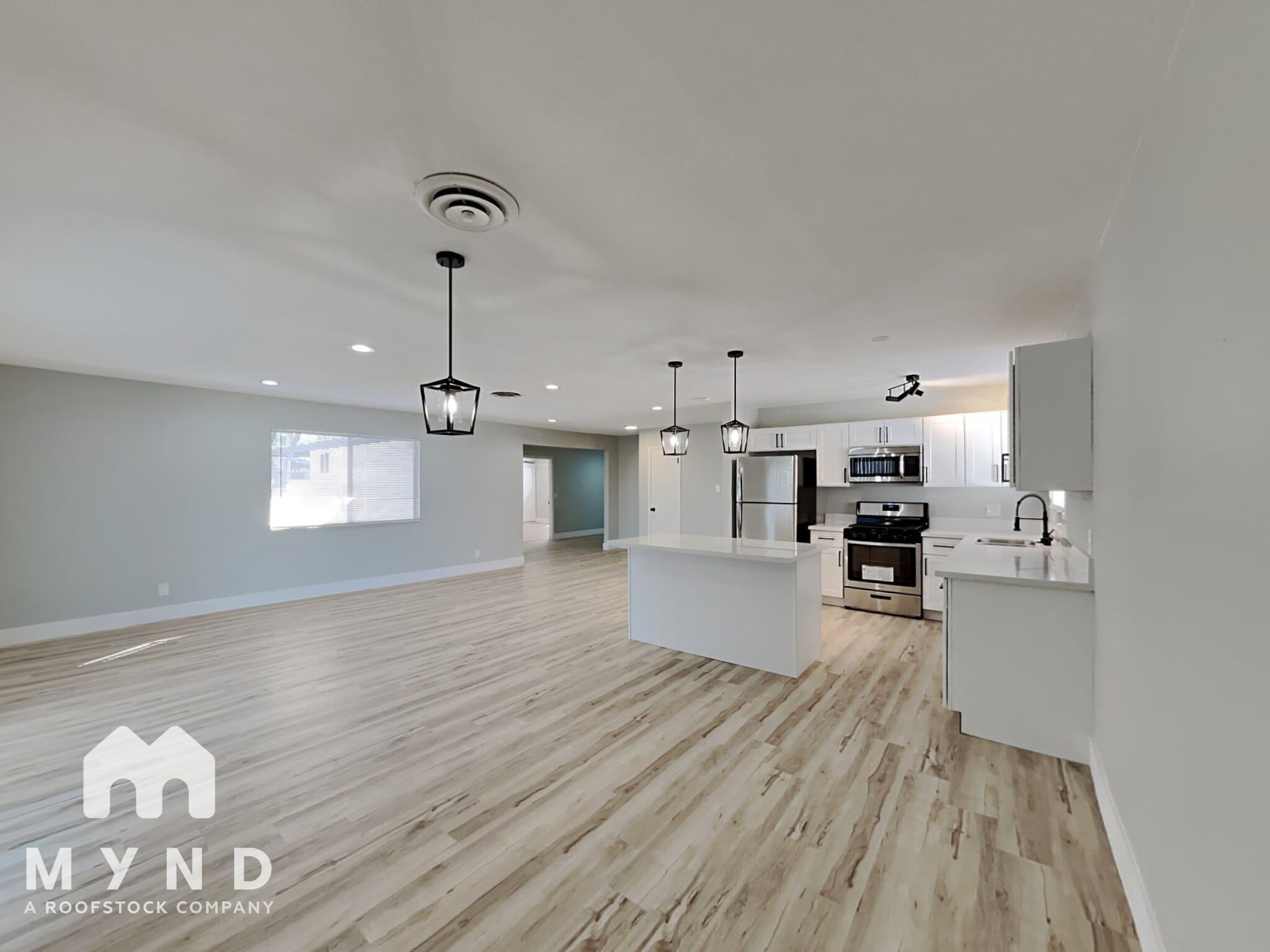Building Photo - 3112 E Vegas Valley Dr