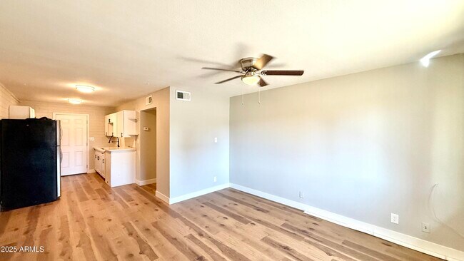 Building Photo - 6044 N 21st Ave