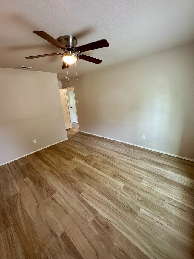 Building Photo - 2801 W Springdale Cir