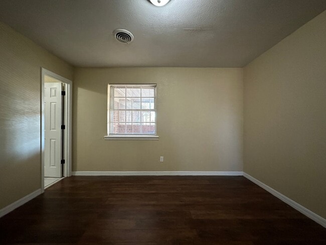 Building Photo - 3201 S 92nd St