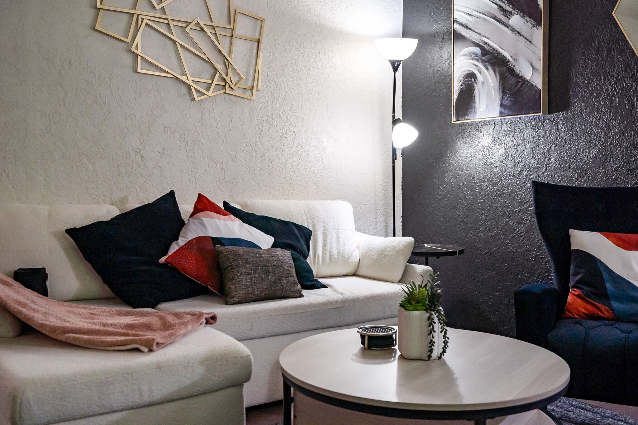 Building Photo - 140 4th St