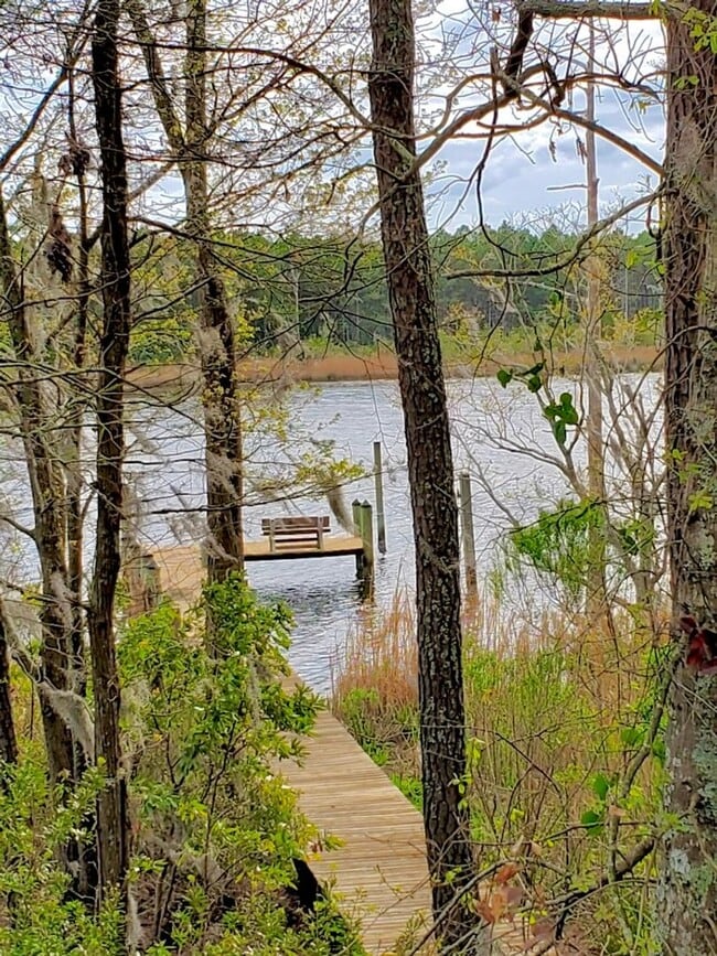 Building Photo - Waterfront Home 50' Dock Protected Inlet- 3BR/2BA 90 Day Lease