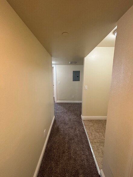 Building Photo - 620 W 52nd St