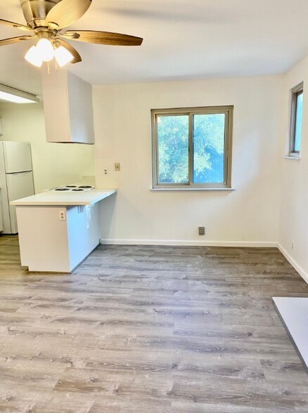 Building Photo - 1416 San Luis Dr