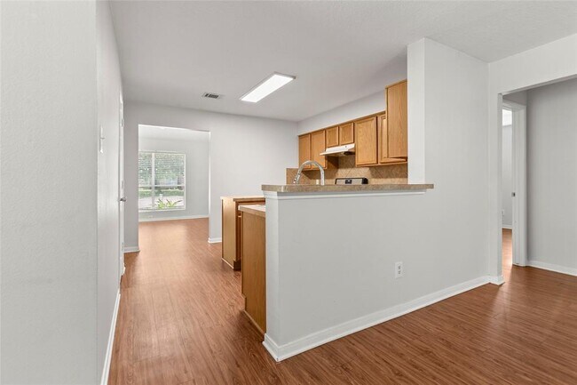 Building Photo - 16928 Scenic Knoll