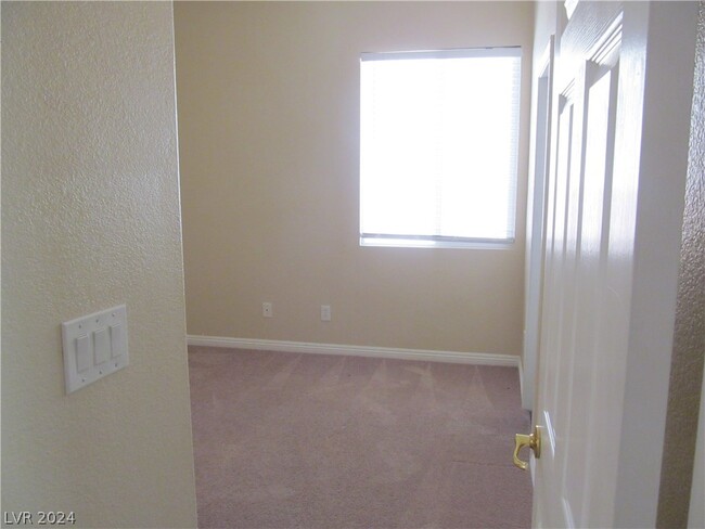 Building Photo - 7225 Fern Meadow St