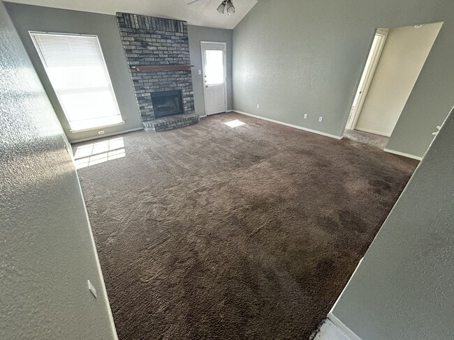 Building Photo - Great Home For Rent