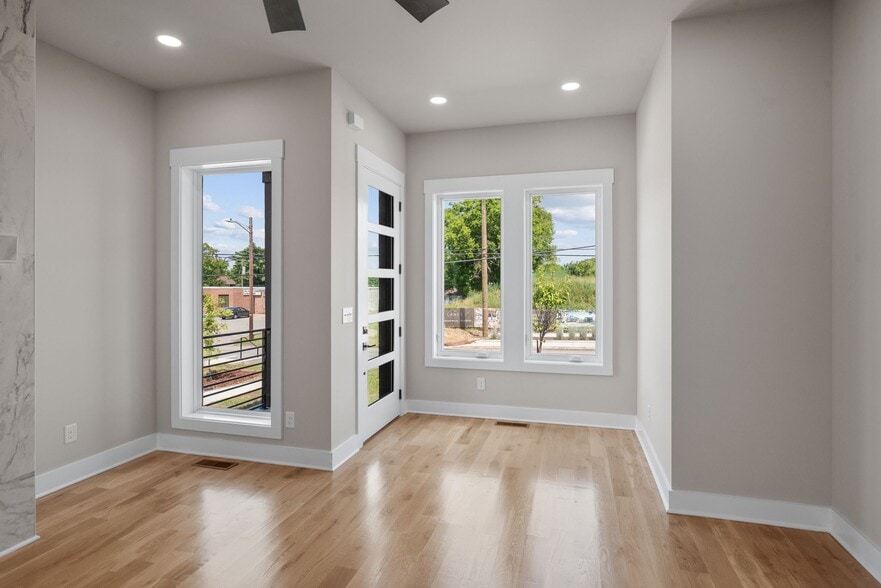 Building Photo - 2523 W Heiman St