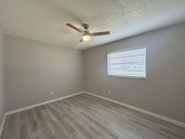Building Photo - Beautifully Renovated 2-Bedroom Duplex nea...