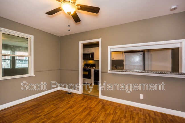 Building Photo - 8627 Willow Oak Rd