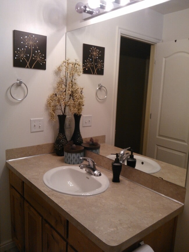 Building Photo - Beautiful  Home in Clinton for Rent