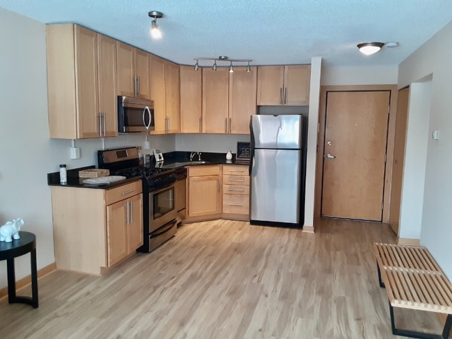 Building Photo - 2532 1st Ave S