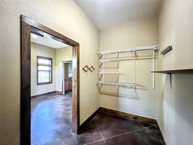 Building Photo - 8750 Scarlet Cir
