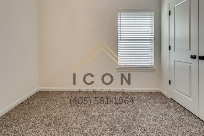 Building Photo - 809 S 2nd St