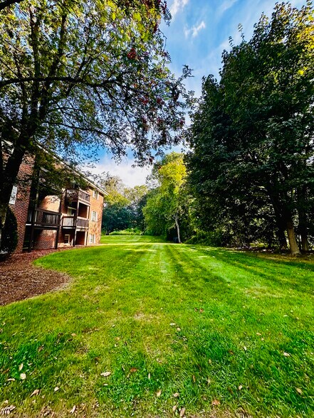 Building Photo - 39 Pleasant St