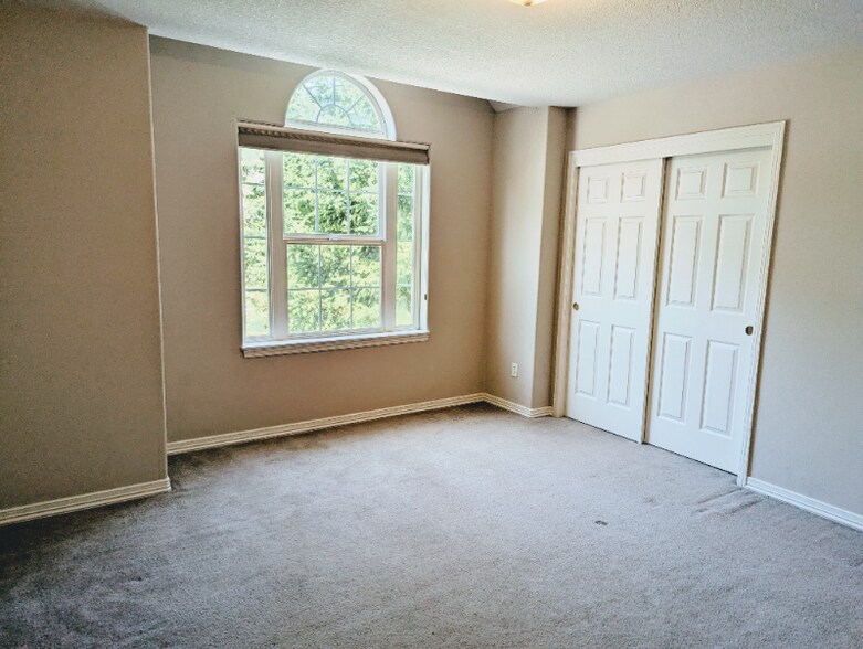 Building Photo - 12150 SW Sheldrake Way
