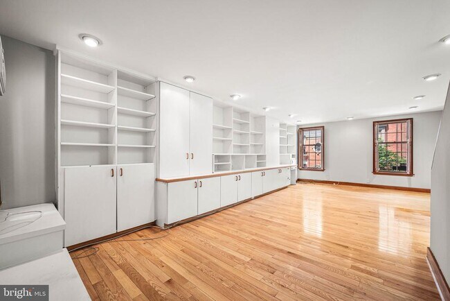 Building Photo - 241 S 23rd St