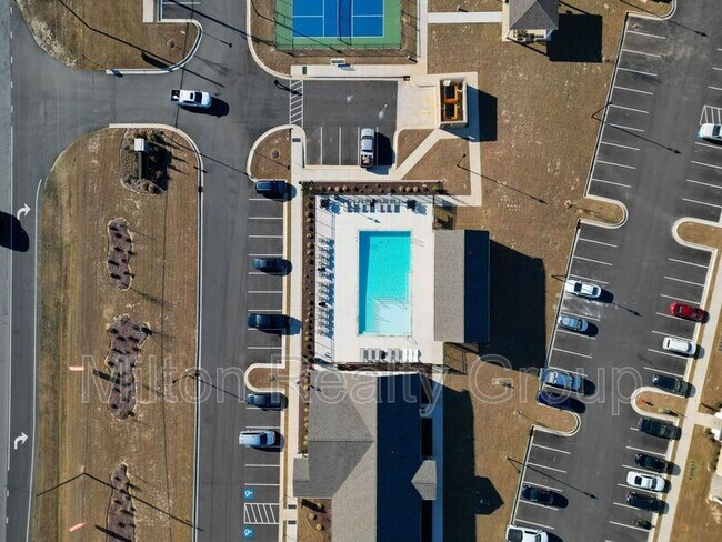 Building Photo - 250 Grove Cir