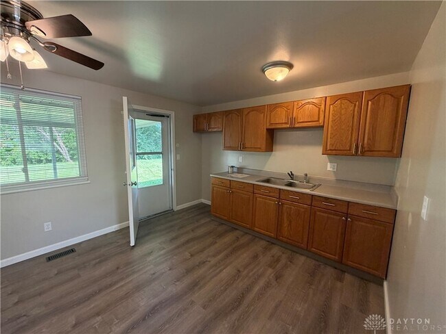 Building Photo - 7280 Cedar Knolls Dr