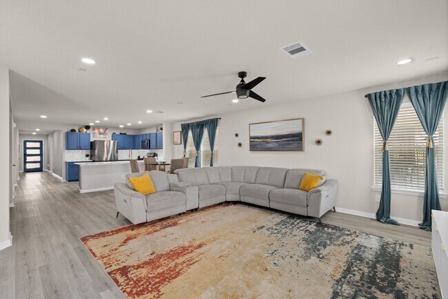 Building Photo - 10433 Russell Pines Dr