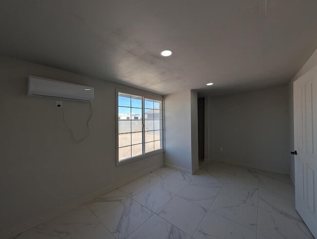 Building Photo - 13208 W Tuckey Ln