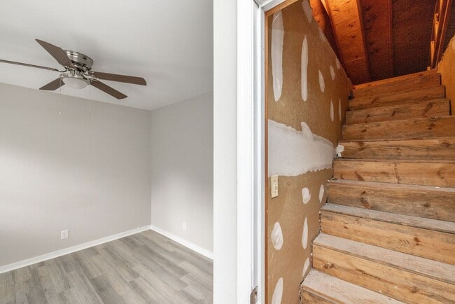 Building Photo - Beautifully Renovated 4-Bedroom Home in Ch...