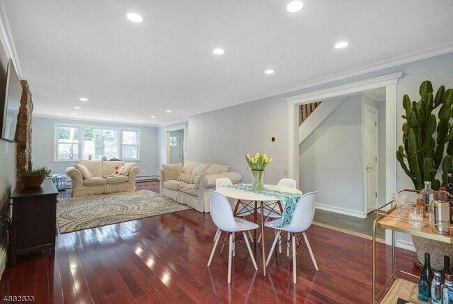 Building Photo - 209 Mountain Ave