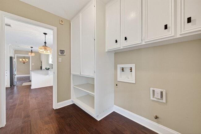 Building Photo - 2815 Bermuda Dunes Dr