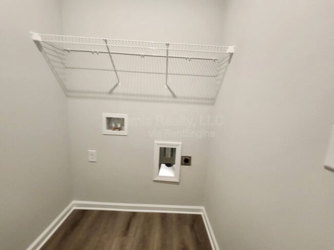 Building Photo - 5265 Wexford Ln