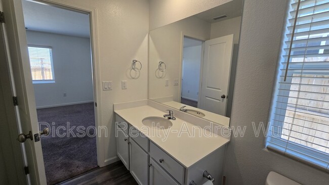 Building Photo - 677 McGill Dr