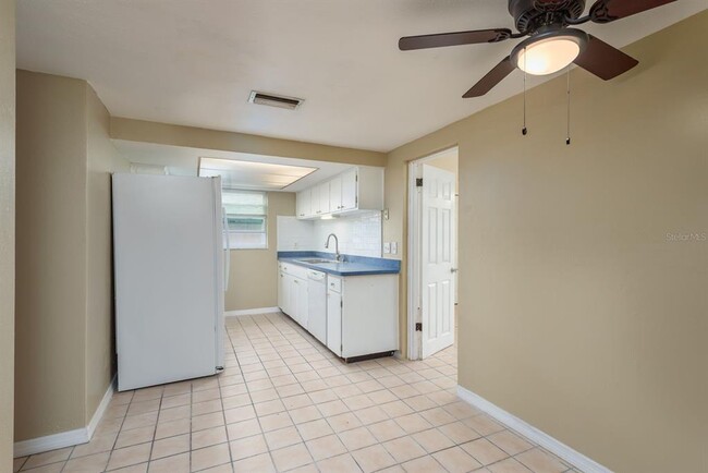 Building Photo - 3511 Calera Dr