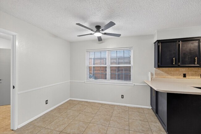 Building Photo - 2821 Metz Dr