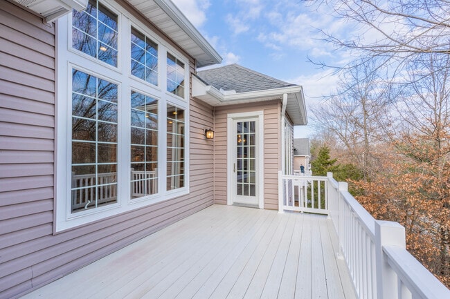 Building Photo - 1991 Chesterfield Ridge Cir