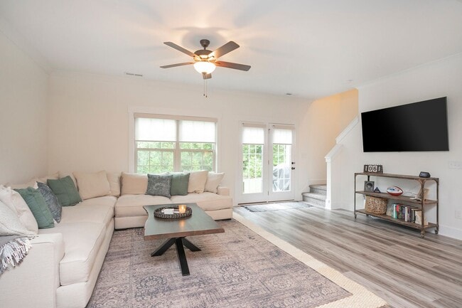 Building Photo - 3337 Alta Ln