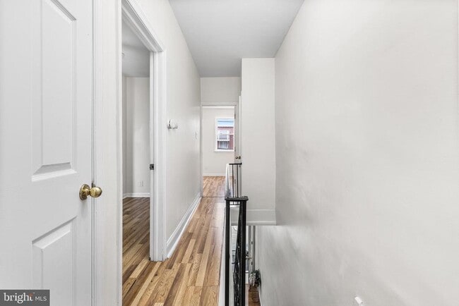 Building Photo - 2335 S Chadwick St